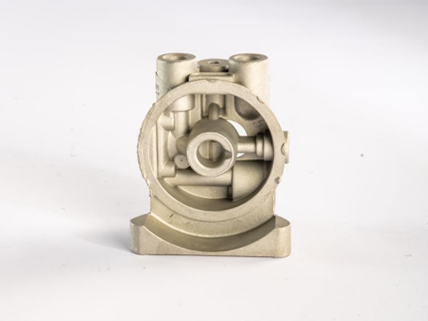 鋁壓鑄產(chǎn)生的飛邊毛刺，有哪些高效的清理方案？